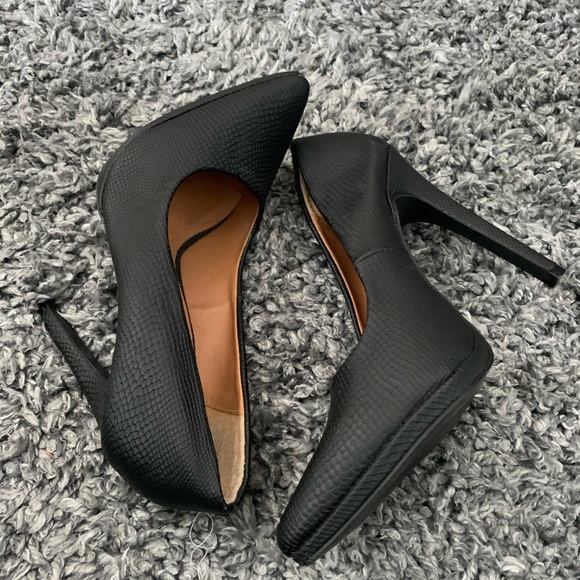 Qupid Shoes - Black heels